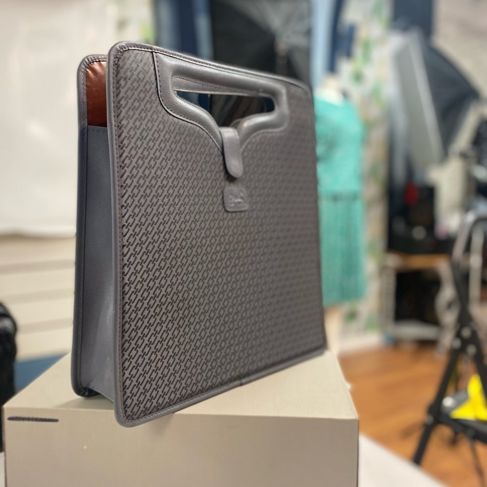 Super Different Hand Bag